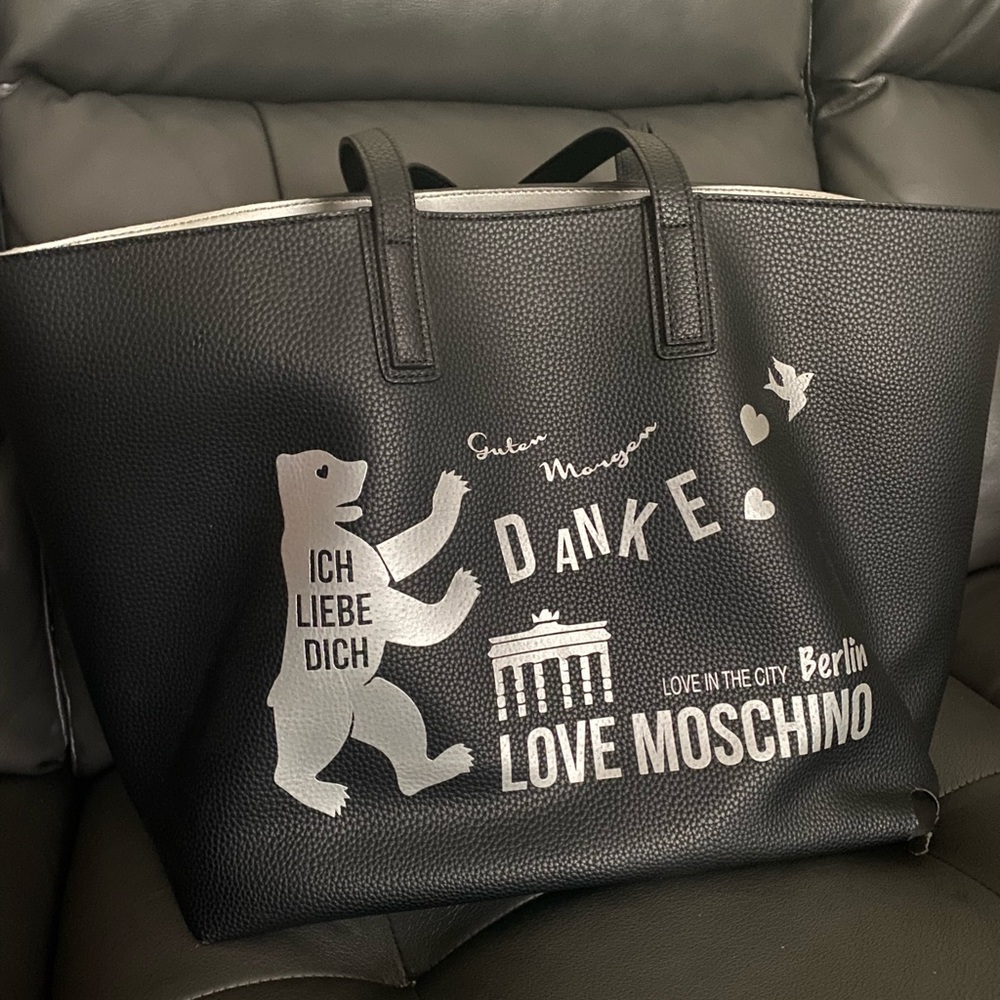 Love Moschino tote bag, wore a couple of times. The bag is still good.
